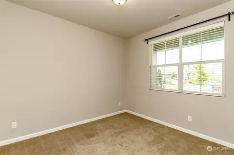 Bedroom - 205 Holdner Ln, Enumclaw, WA 98022 photo 1 of 12