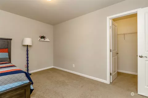 Bedroom - 205 Holdner Ln, Enumclaw, WA 98022 photo 6 of 12