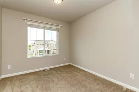 Bedroom - 205 Holdner Ln, Enumclaw, WA 98022 photo 7 of 12