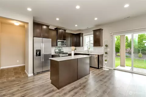 Kitchen - 205 Holdner Ln, Enumclaw, WA 98022 photo 1 of 2