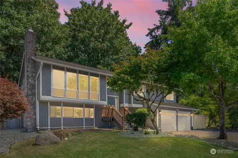 26702 Stanford Ct, Kent, WA 98032