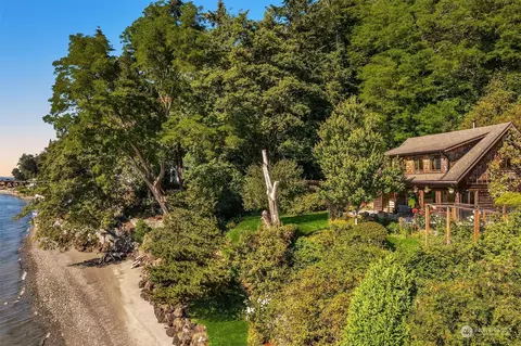 11305 110th Pl SW, Vashon, WA 98070