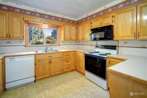 5725 West Dr, Everett, WA 98203 photo 5