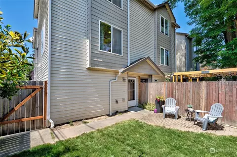9222 Ashworth Ave N #A, Seattle, WA 98103