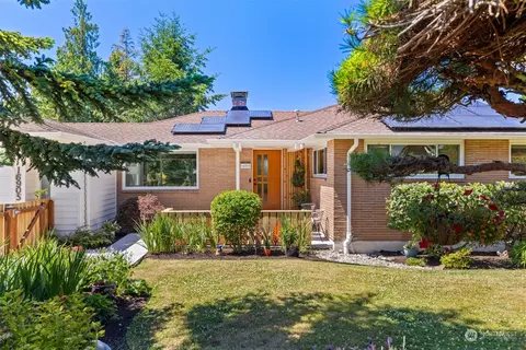 16905 27th Ave SW, Burien, WA 98166
