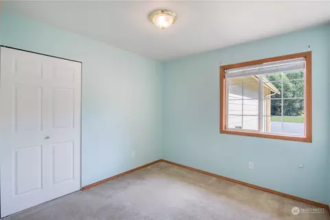 Bedroom - 20014 34th Ave SE, Bothell, WA 98012 photo 3 of 3