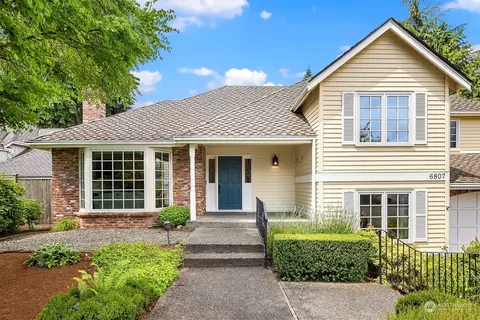 6807 126th Ave NE, Kirkland, WA 98033