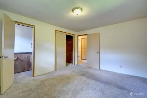 Bedroom - 6329 Beverly Ln, Everett, WA 98203 photo 3 of 7