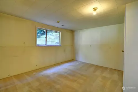 Bedroom - 6329 Beverly Ln, Everett, WA 98203 photo 7 of 7