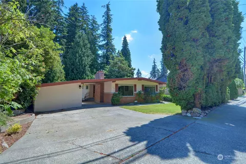 Exterior - 6329 Beverly Ln, Everett, WA 98203 photo 2 of 9
