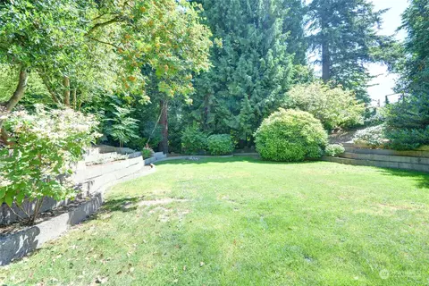 Exterior - 6329 Beverly Ln, Everett, WA 98203 photo 5 of 9