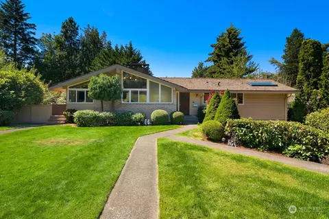9716 Mercerwood Dr, Mercer Island, WA 98040