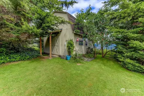Exterior - 2223 Oklahoma Ave, Everett, WA 98201 photo 4 of 6