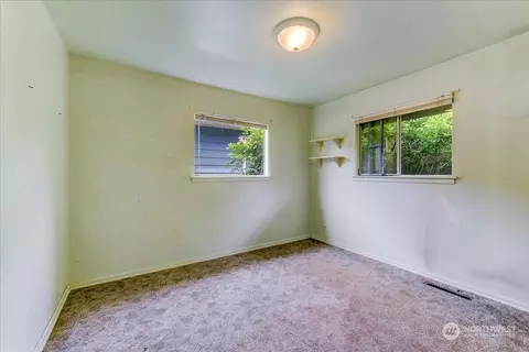 Bedroom - 2223 Oklahoma Ave, Everett, WA 98201 photo 3 of 3