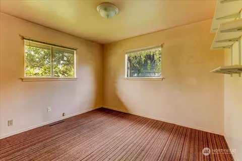 Bedroom - 2223 Oklahoma Ave, Everett, WA 98201 photo 2 of 3