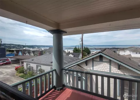 Exterior - 2208 Rucker Ave, Everett, WA 98201 photo 5 of 6