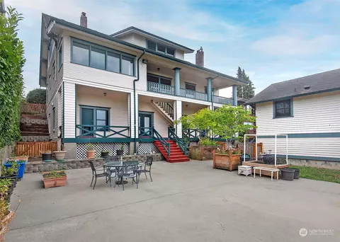 2208 Rucker Ave, Everett, WA 98201