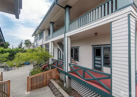 Exterior - 2208 Rucker Ave, Everett, WA 98201 photo 3 of 6