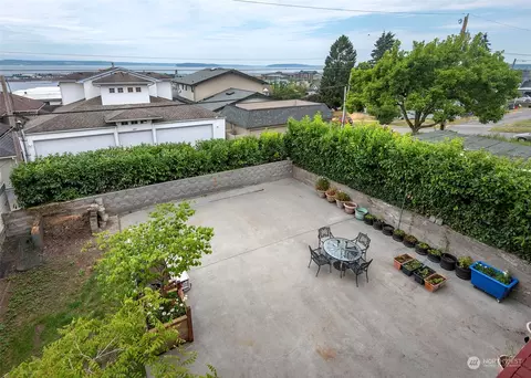 Exterior - 2208 Rucker Ave, Everett, WA 98201 photo 6 of 6