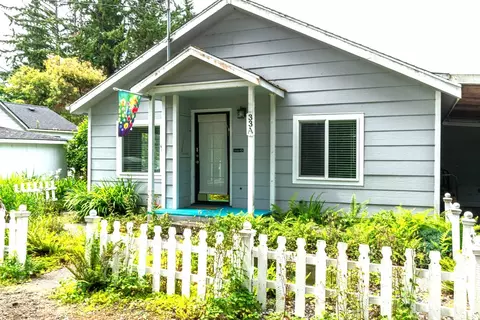 33 3rd St, Bay Center, WA 98527