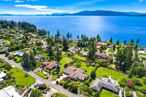 516 Briar Rd, Bellingham, WA 98225