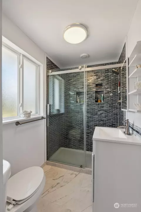 Bath - 132 176th St E, Spanaway, WA 98387 photo 2 of 2