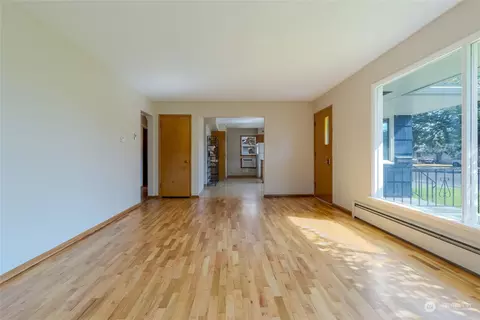 Living - 1602 S 3rd Ave, Walla Walla, WA 99362 photo 2 of 2