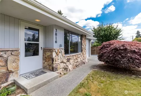3816 NE 12th St, Renton, WA 98056