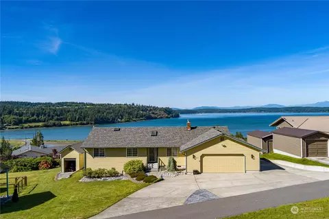 433 Blueberry Ln, Oak Harbor, WA 98277