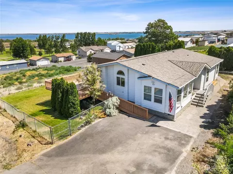7012 SE Plaza St, Othello, WA 99344
