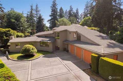 11425 SW Gravelly Lake Dr, Lakewood, WA 98499