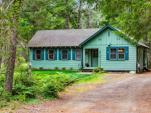 90 N Kings Way S, Hoodsport, WA 98548