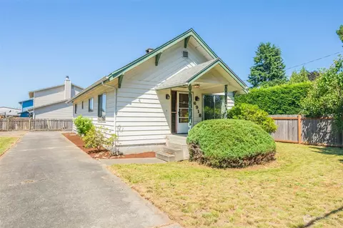 6918 51st Ave NE, Marysville, WA 98270