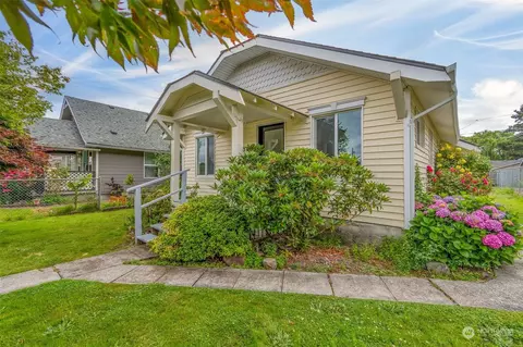 360 19th Ave, Longview, WA 98632