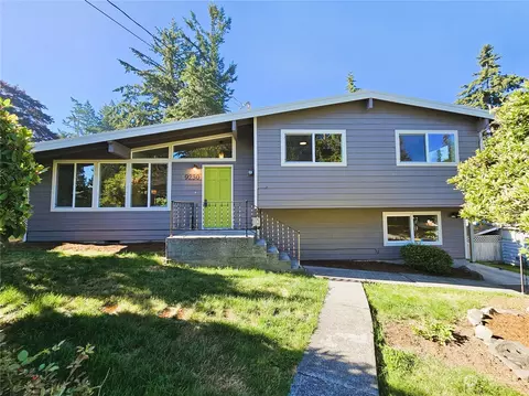 9230 215th St SW, Edmonds, WA 98020