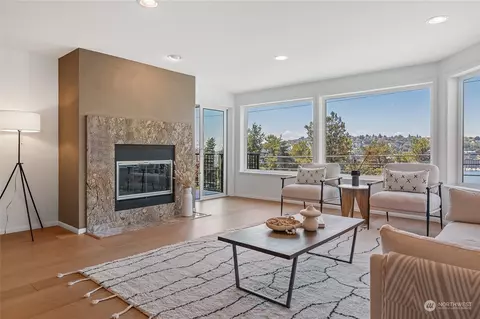 1028 Lakeview Blvd E #3, Seattle, WA 98102