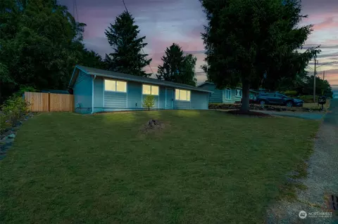 2426 SW 328th St, Federal Way, WA 98023
