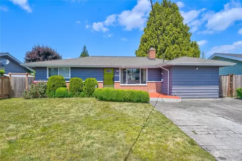 3724 NE 10th St, Renton, WA 98056