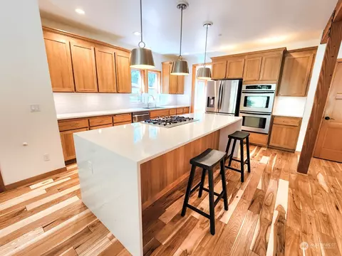 Kitchen - 40150 306th Ave SE, Enumclaw, WA 98022 photo 4 of 5