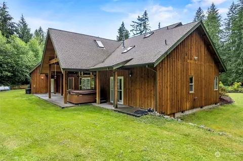 Exterior - 40150 306th Ave SE, Enumclaw, WA 98022 photo 5 of 10