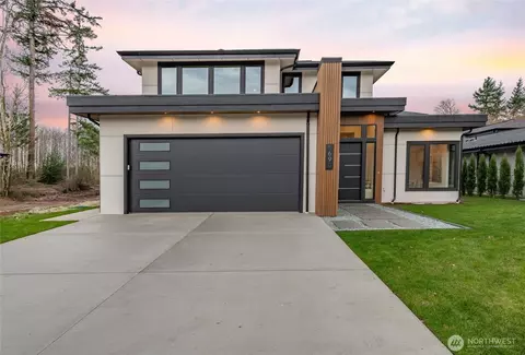 5690 Lux Ln, Blaine, WA 98230