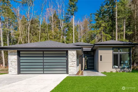 5693 Lux Ln, Blaine, WA 98230