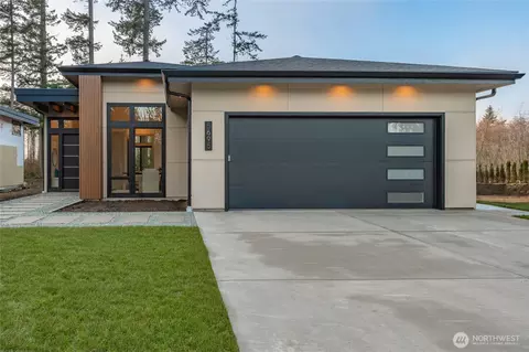 5695 Lux Ln, Blaine, WA 98230