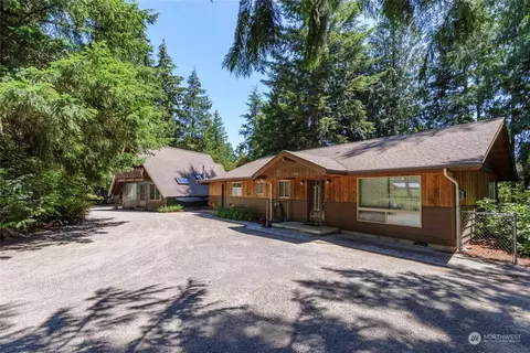12741 Squawwood Ln SE, Rainier, WA 98576
