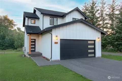 409 E 2nd St, Nooksack, WA 98276