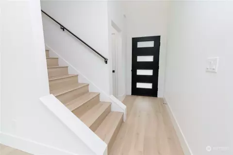 Entry Way - 409 E 2nd St, Nooksack, WA 98276 photo 2 of 4