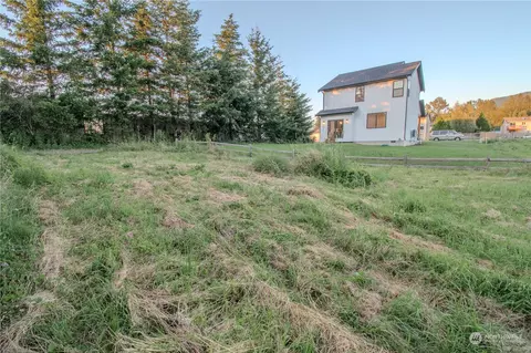 Exterior - 409 E 2nd St, Nooksack, WA 98276 photo 11 of 11