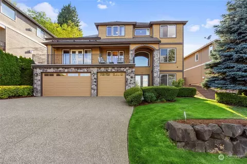 1725 Pine View Dr NW, Issaquah, WA 98027