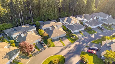 View/Area - 1910 Mill Pointe Dr SE, Mill Creek, WA 98012 photo 2 of 2