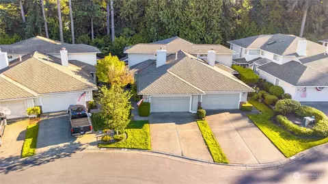 View/Area - 1910 Mill Pointe Dr SE, Mill Creek, WA 98012 photo 1 of 2